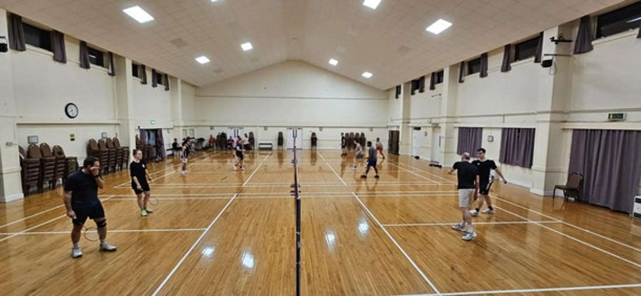 DITTON & HOLTWOOD BADMINTON CLUB