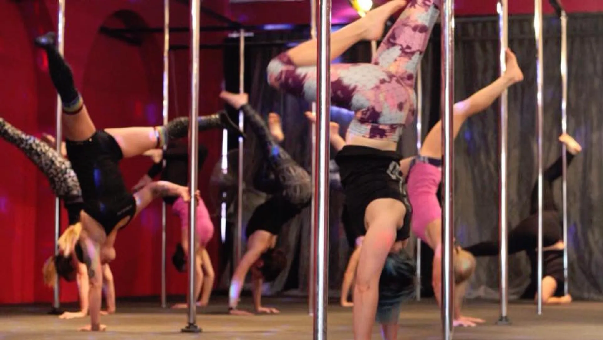 Handstands Acro Classes