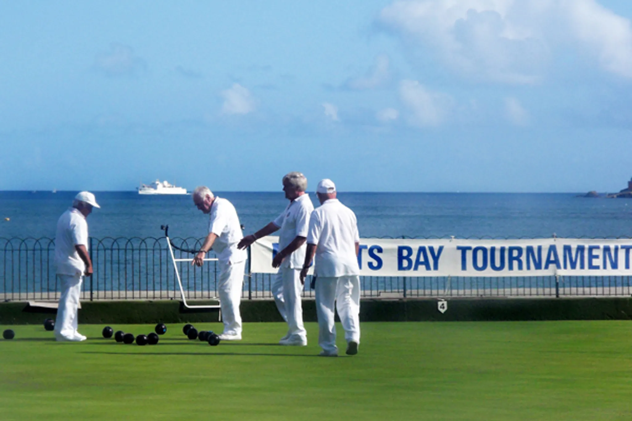 Bowls Drive & Pulled Pork Rolls