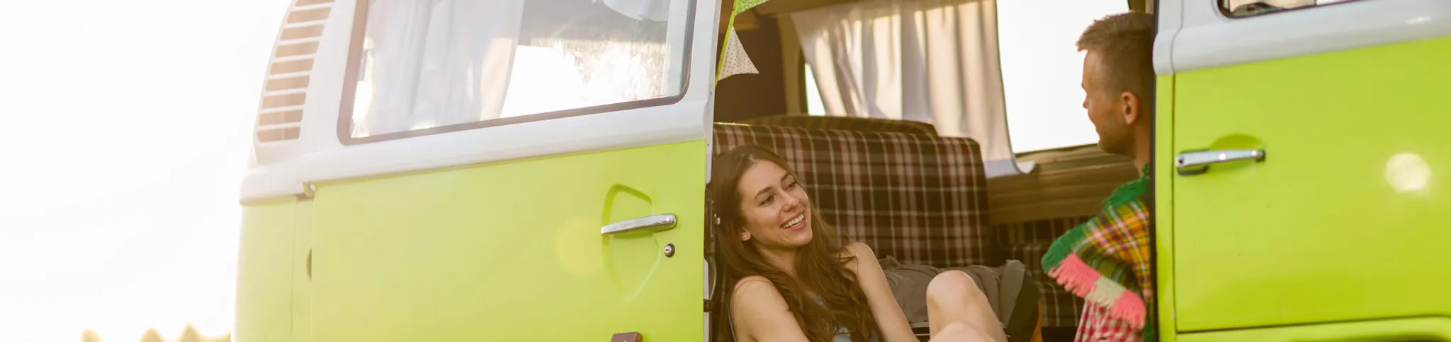 Zwembad met verwarmd water in de camping Les 2 Vallées