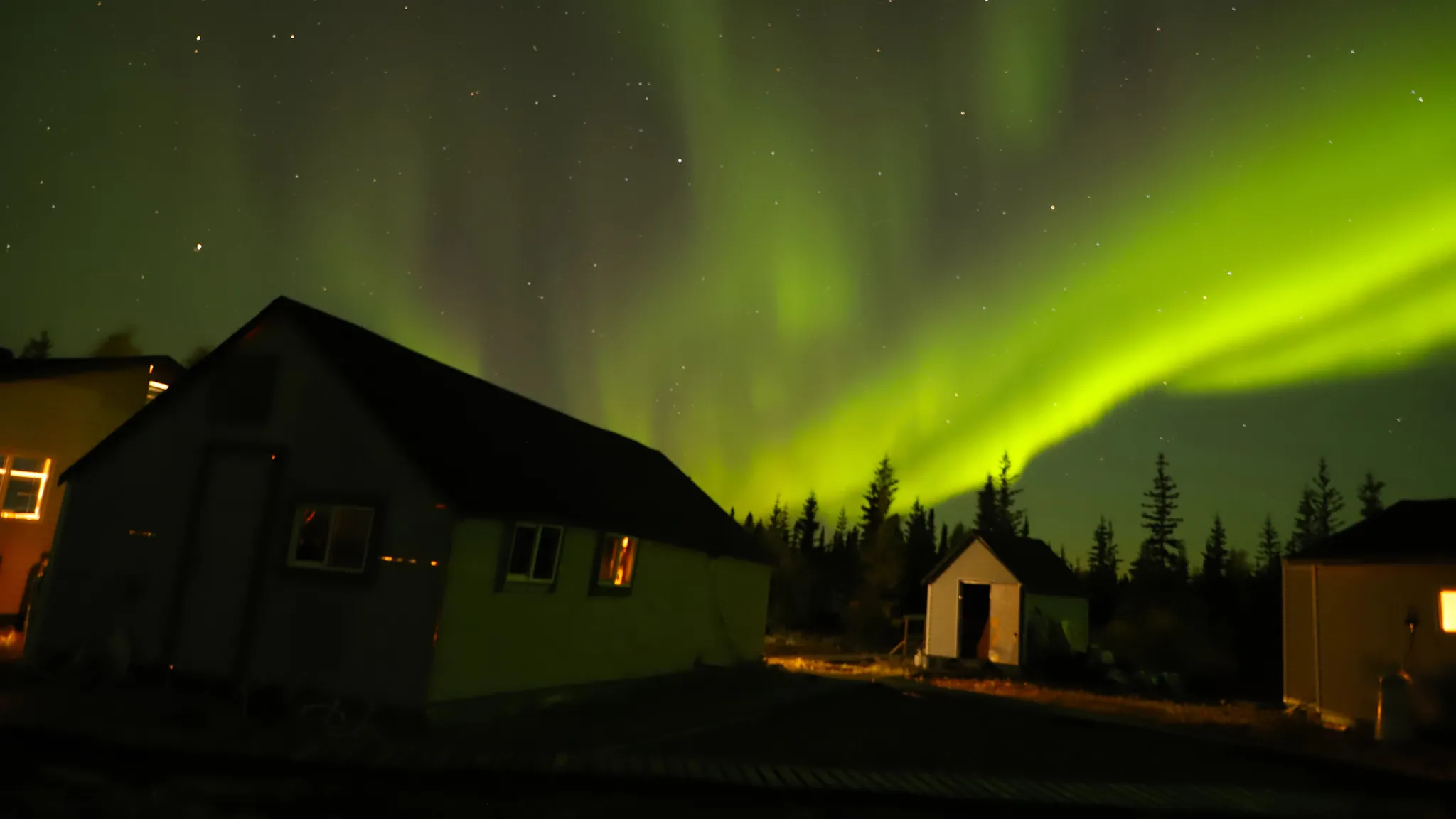 Fall Northern Lights Viewing at Lac La Martre Lodge