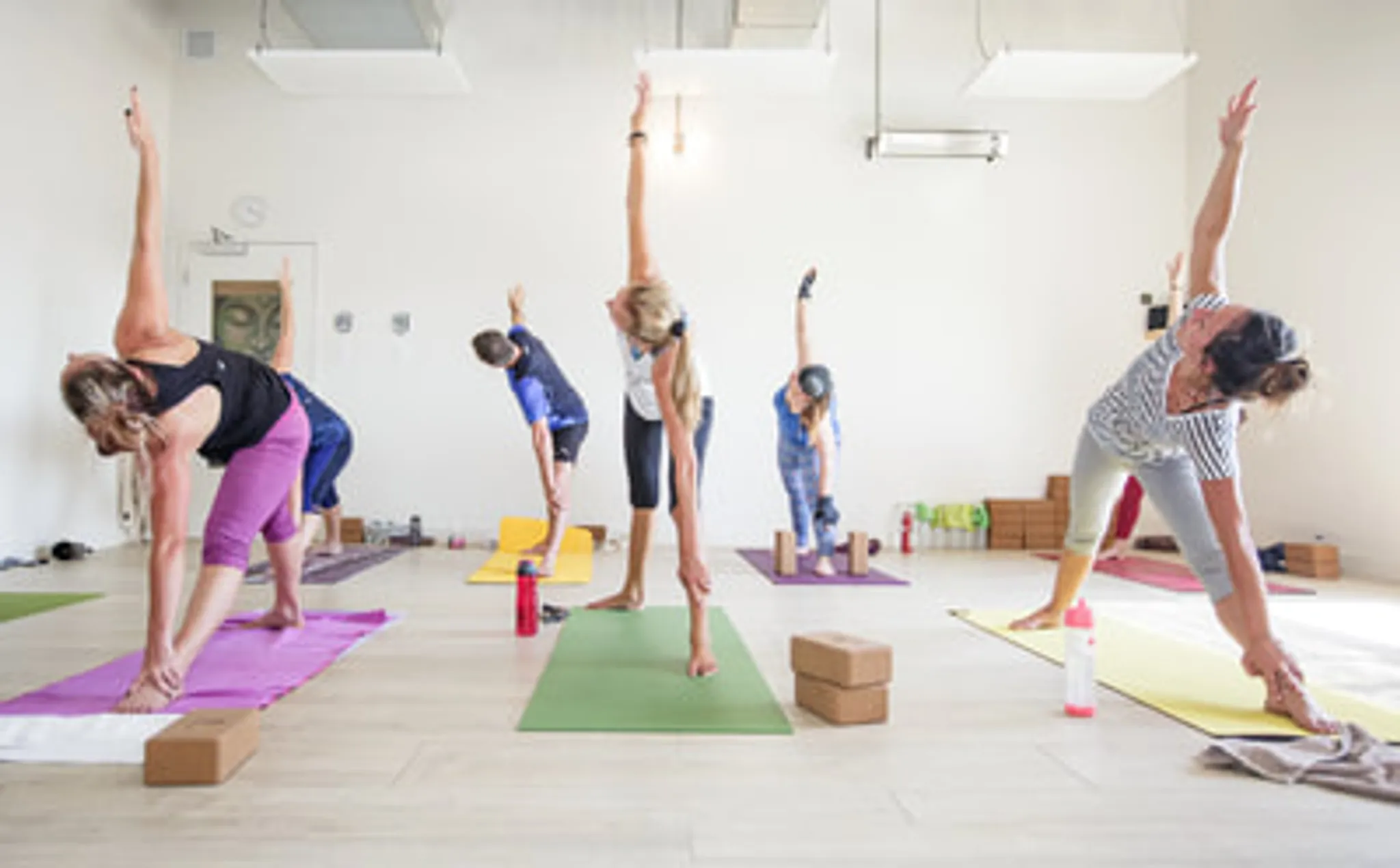 YOGA AÉRIEN - Tous niveaux pour adultes