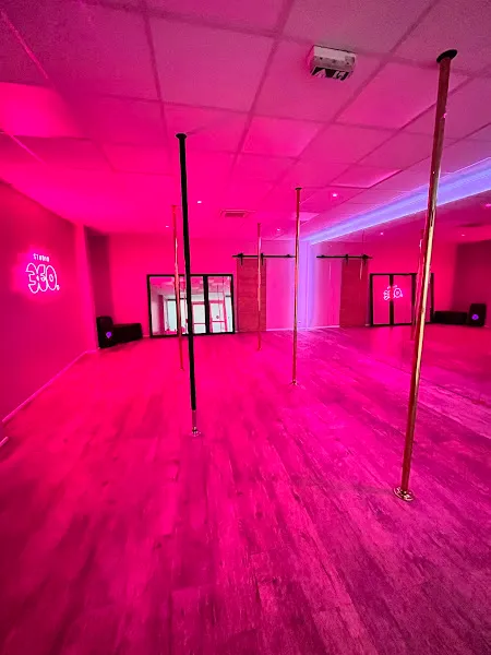 Studio 360 - Pole Dance Lavandou / Côte D'azur