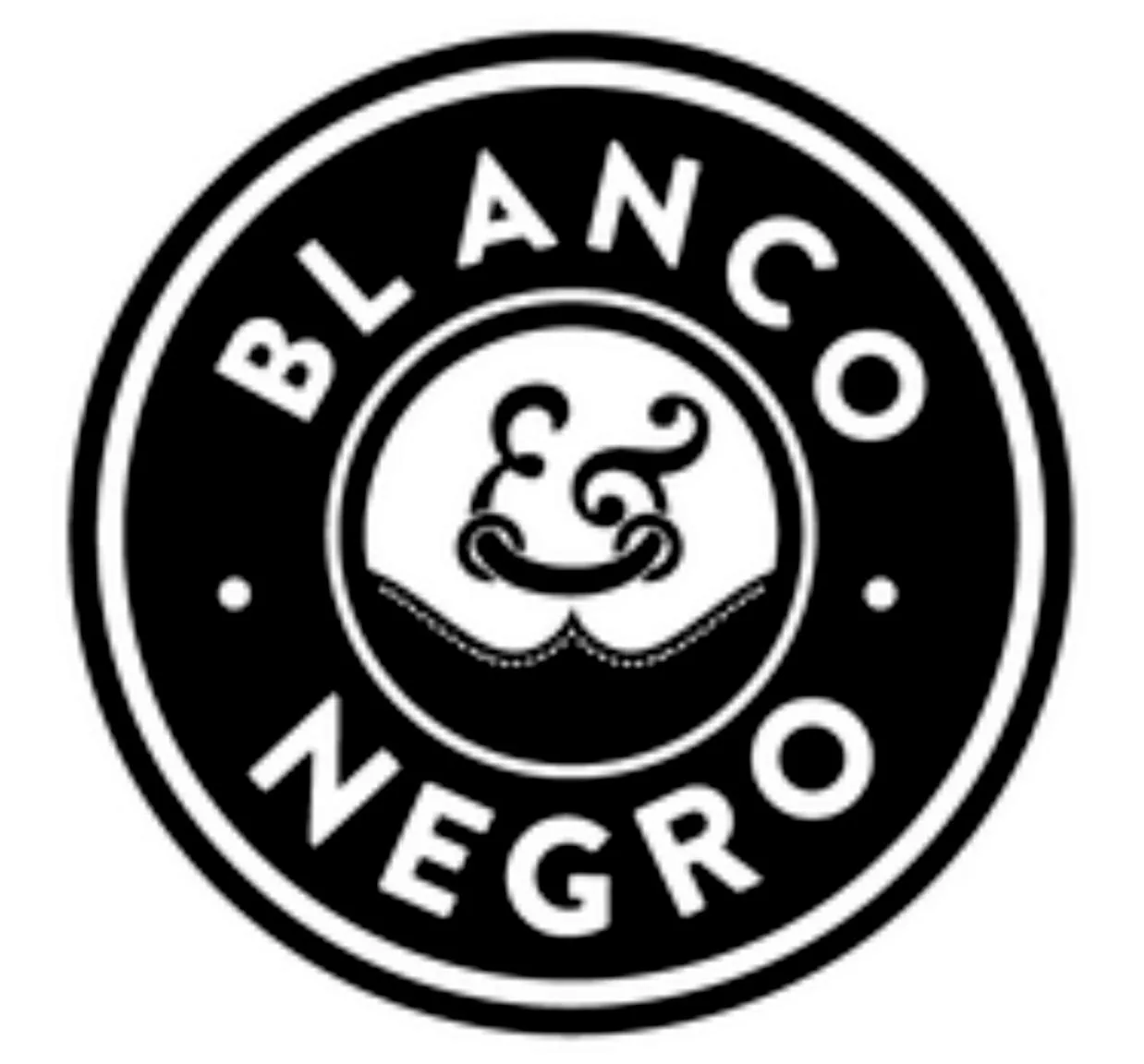 Blanco y Negro Studio