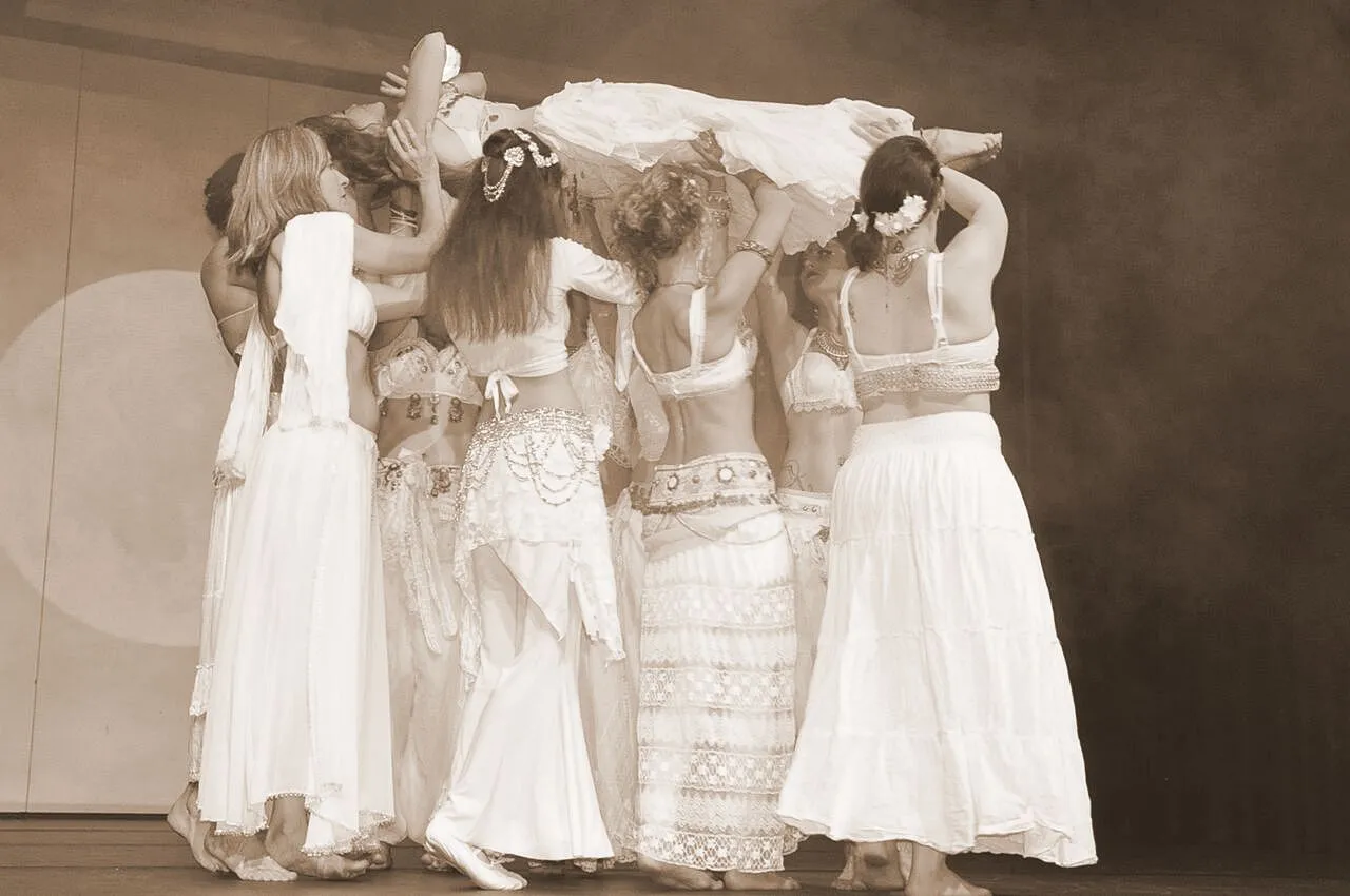 TanzDichFrau mit Bauchtanz und Tribal