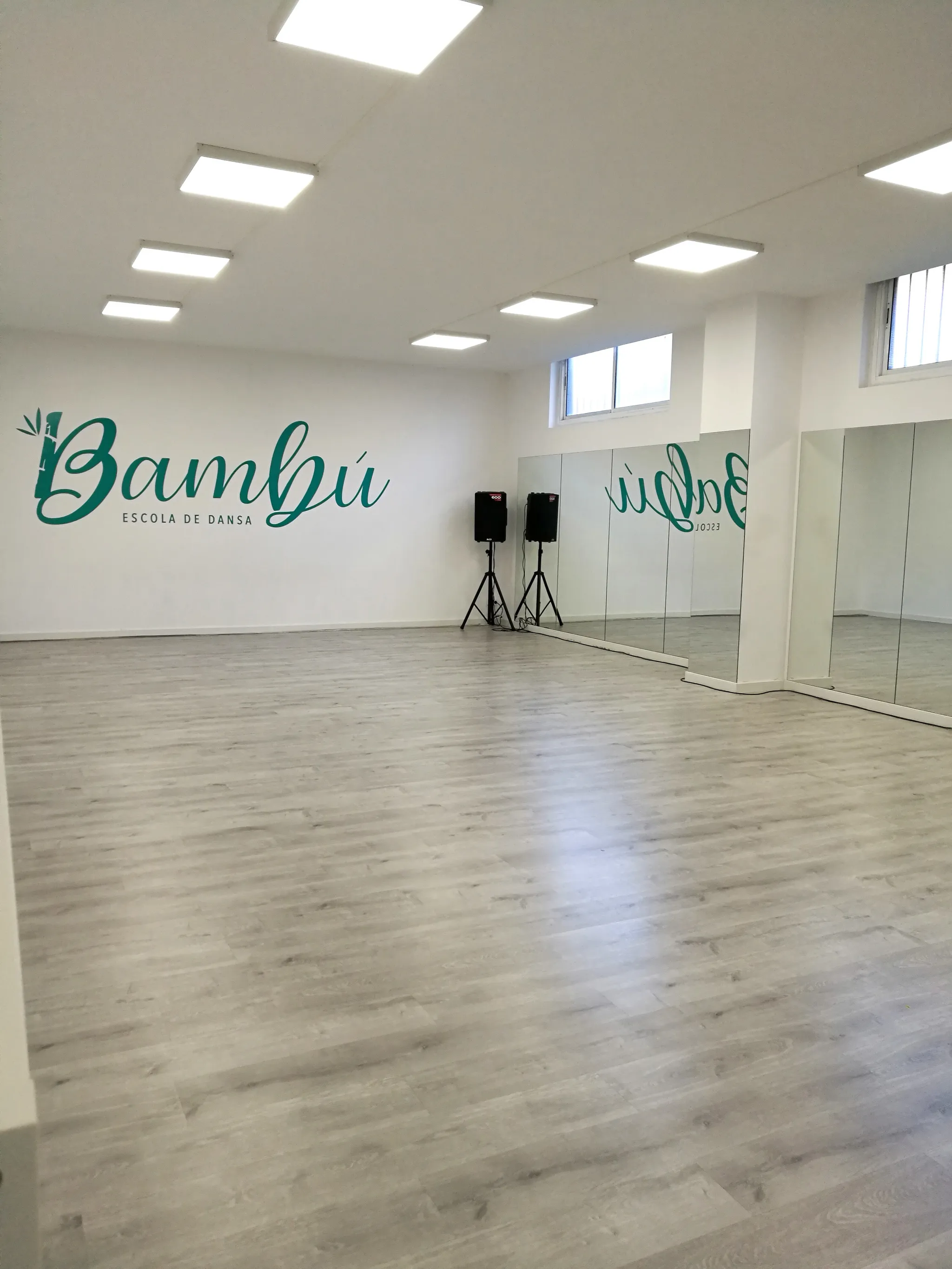 Bambú Escola de Dansa