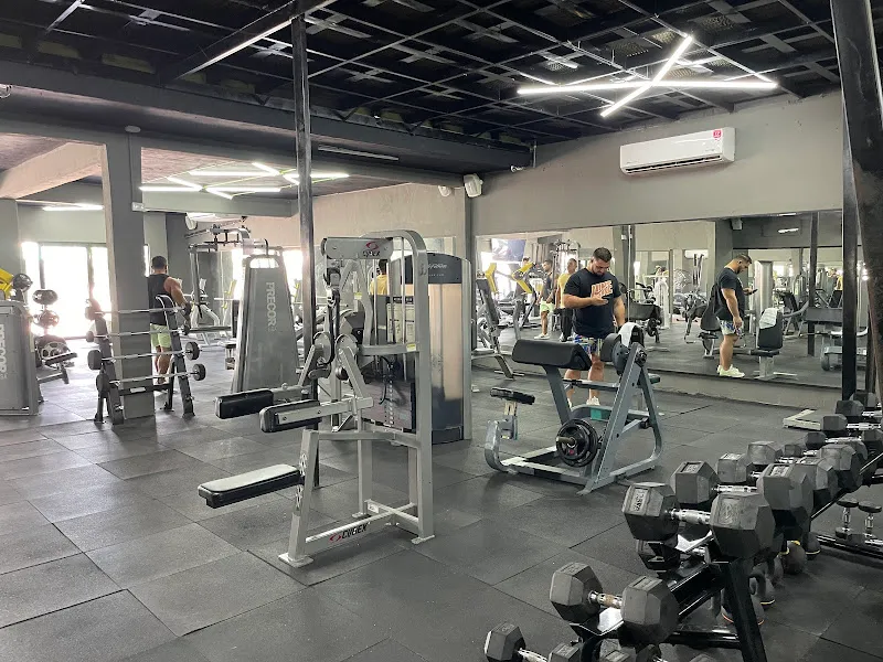 IRON GYM - Carranza