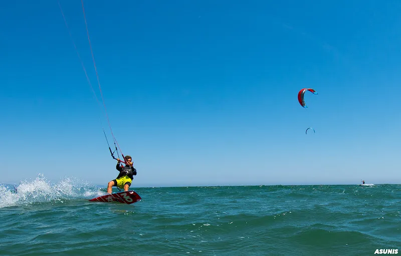 Kitesurf Cagliari Poetto - Kite School - Wingfoil School - Scuola Kitesurf e Wingfoil