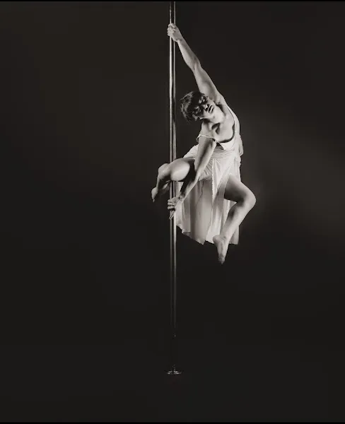 Ondines Pole Dance