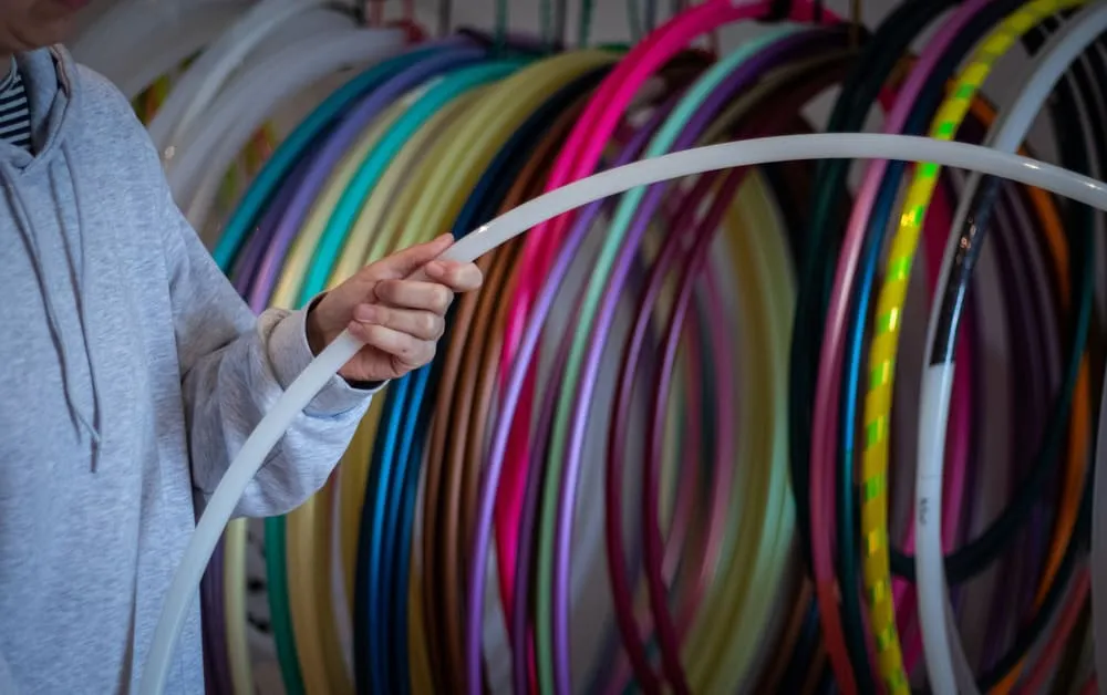 Fabienne Sommerkamp – Hula-Hoop Künstlerin | Workshops, Shows und Mitmach-Angebote | Hula-Hoop-Shop "Hoopschrauberei"