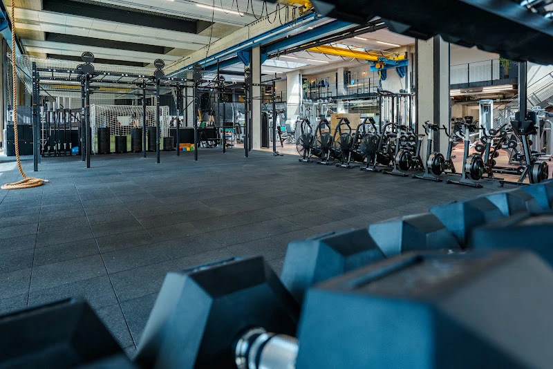 CrossFit Gleis 10 und Hyrox Dübendorf Zürich in Fabrik11