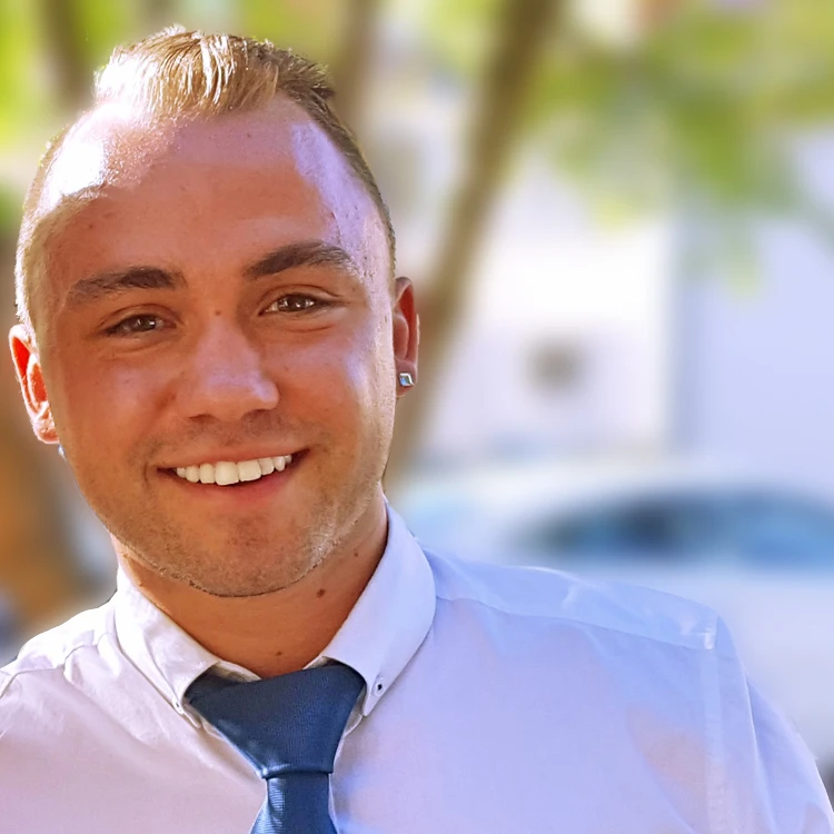 Marcel Kucharski - Personal Training, Life- & Ernährungscoaching mit Spezialisierung auf Übergewicht / Adipositas