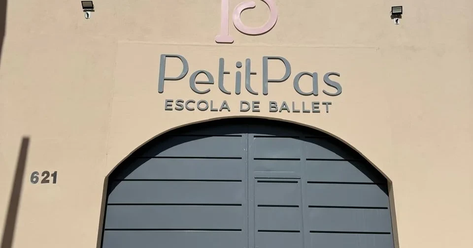 Petit Pas - Escola de Ballet