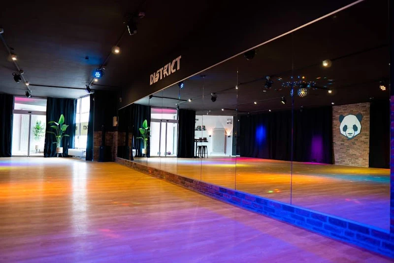 District by Tanzloft
