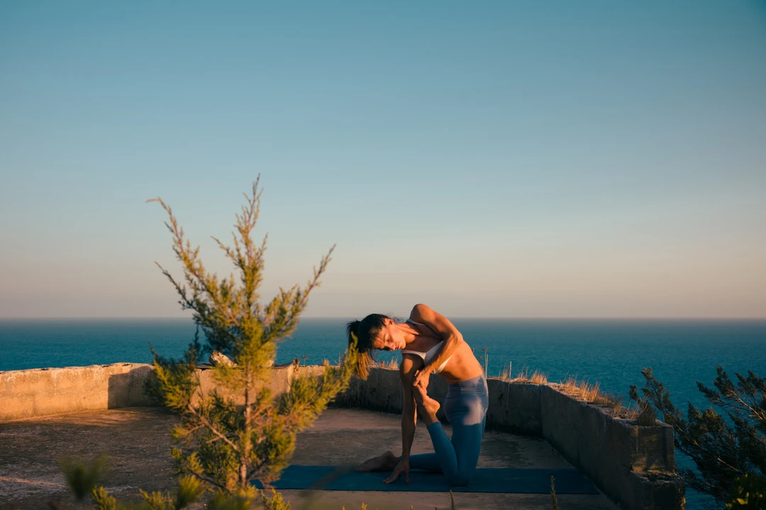 YogaconEle