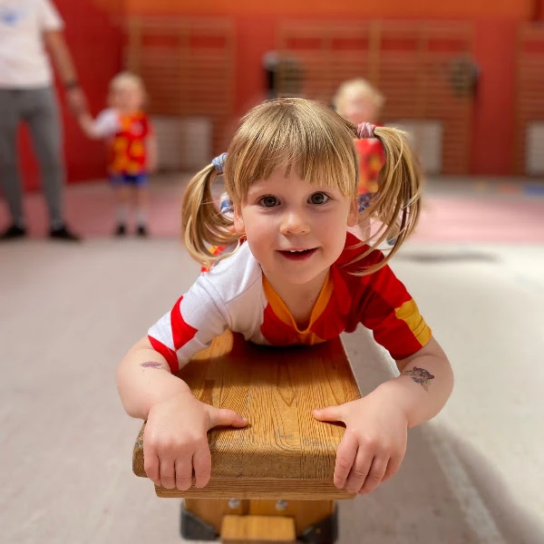 Academia Espanola (Zajęcia dla dzieci/Klub Sportowy/Fundacja)