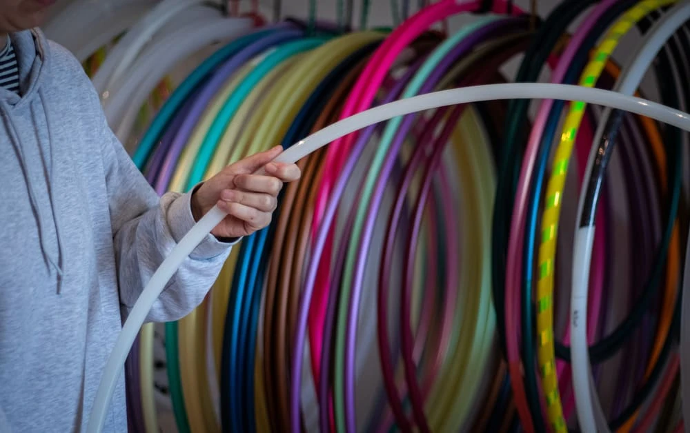Fabienne Sommerkamp – Hula-Hoop Künstlerin | Workshops, Shows und Mitmach-Angebote | Hula-Hoop-Shop "Hoopschrauberei"