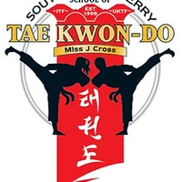JULIA CROSS TKD