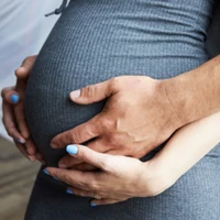 Claire Maillet | Réflexologie • Bain Enveloppé • Portage • Massage Bébé • Yoga Bébé • Massage Postnatal Et Prénatal
