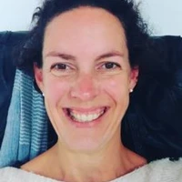 Rosine C'comHappy Alchimiste de l'Être Hypnothérapeute Energéticienne Maître Reiki et LaHoChi