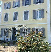 Villa Dufresne: location chambres d'hôtes tout confort avec piscine couverte proche Lyon, Ain
