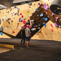 Climbing District
