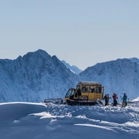 Selkirk Snowcat Skiing Lodge