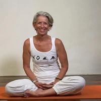 MEREDITH STARCK YOGA