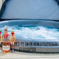 Swan view retreats # hot tub