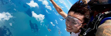 Tandem Skydiving in Cairns