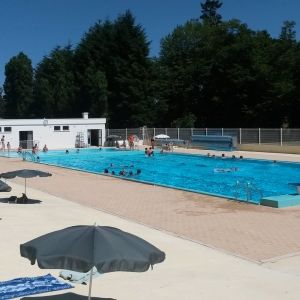 Piscine d'été de Sauzé-Vaussais
