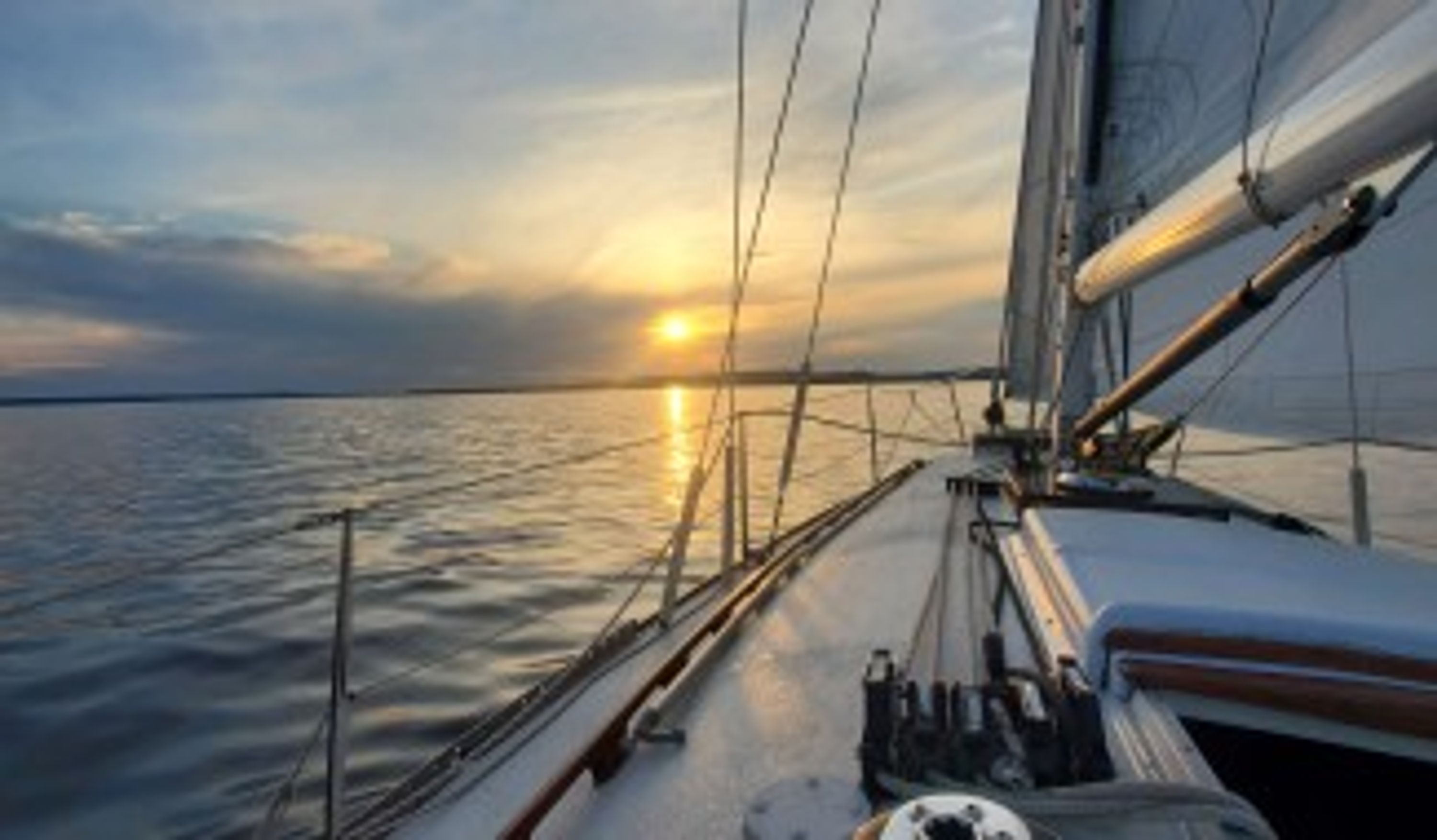 Sailing Escapade on the Lake of Two Mountains