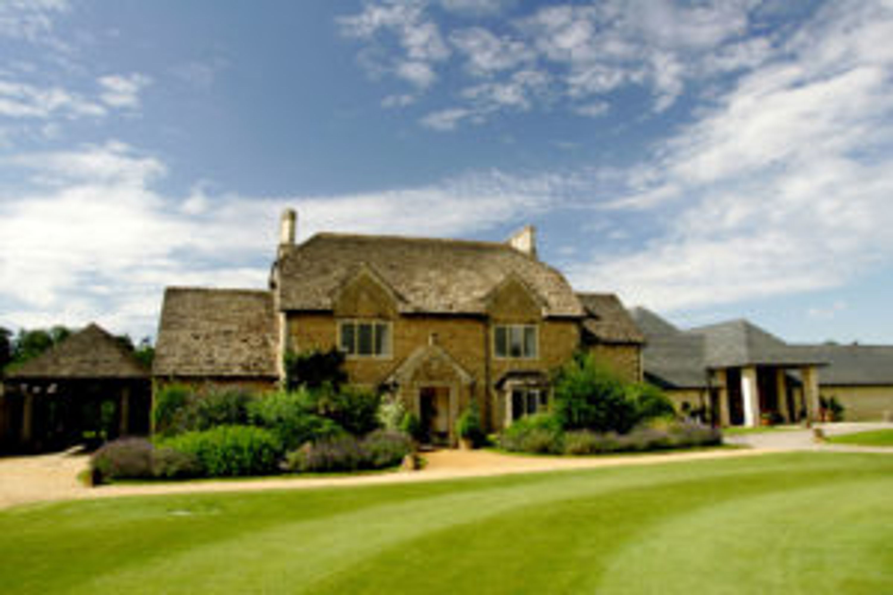 Impressive Corporate Golf Days in Wiltshire