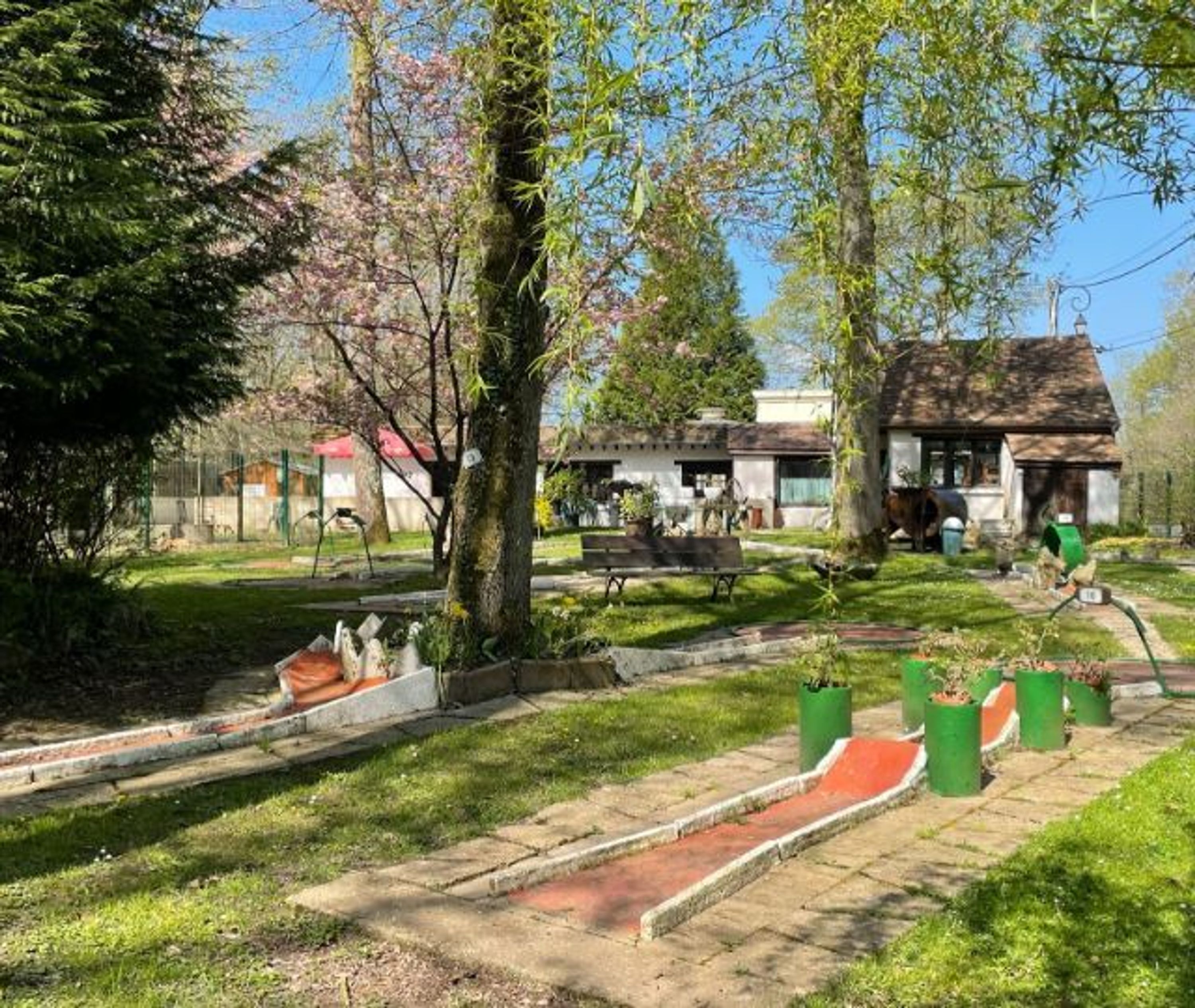 Chez Jorge Restaurant Mini-Golf
