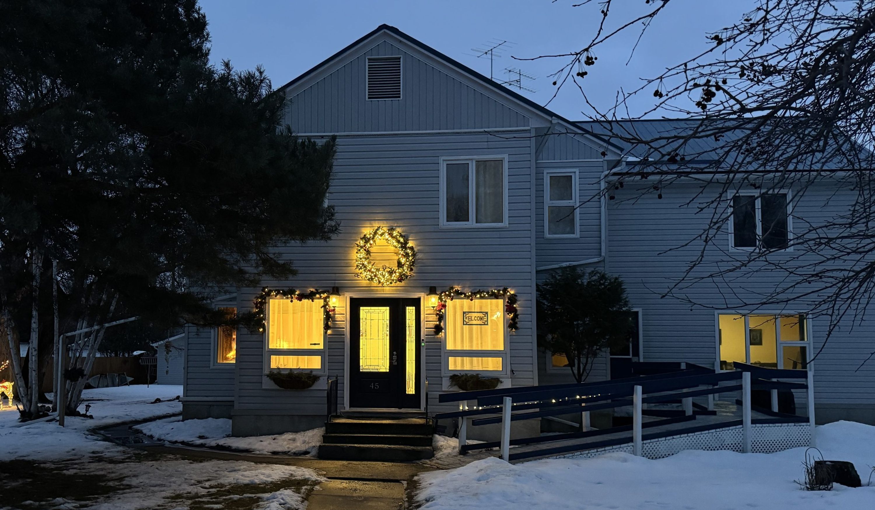 The Staff House B&B and Moai Yoga Studio