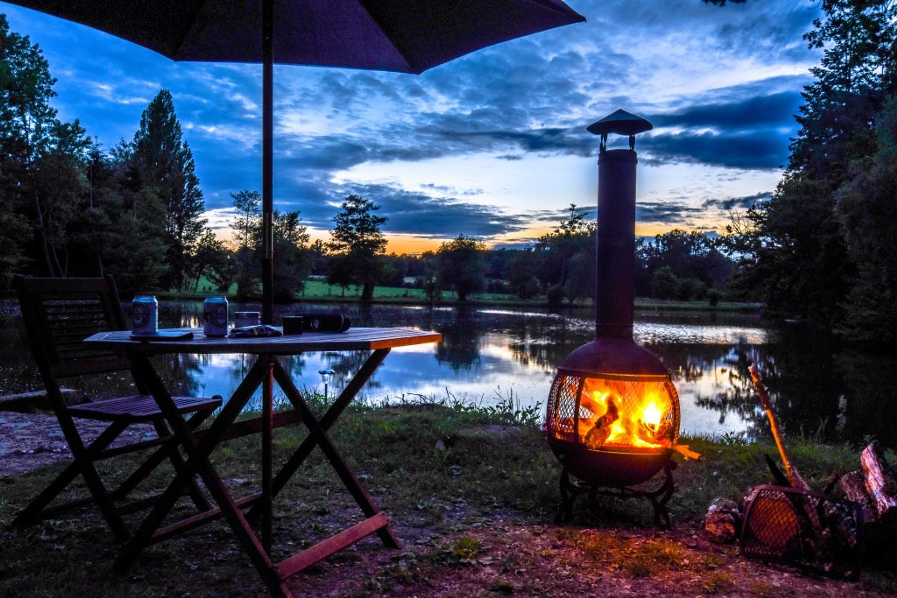 EMV Etang maison verre : Luxury exclusive French Carp and Cats