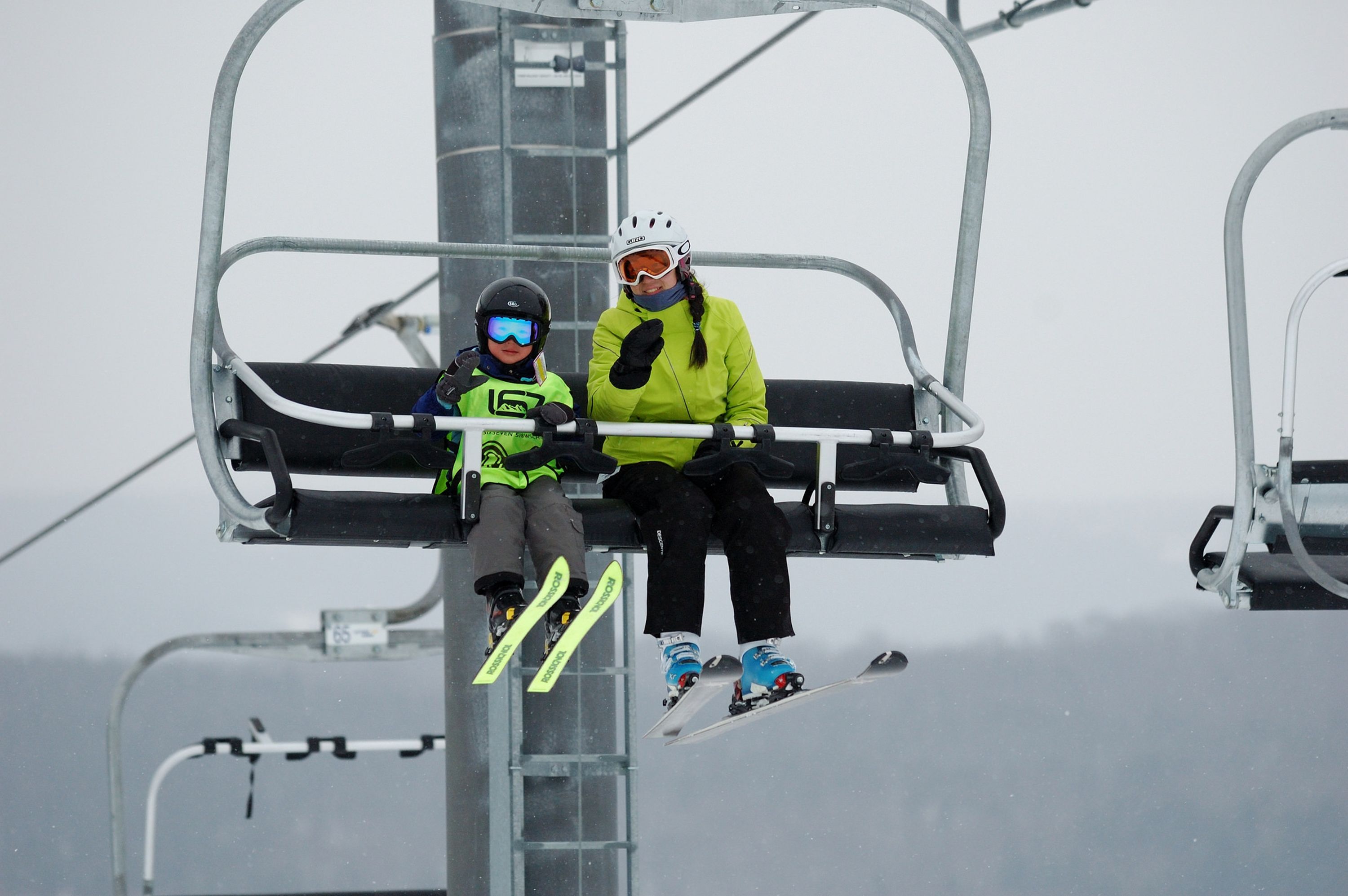 ONESIXSEVEN SNOW SCHOOL