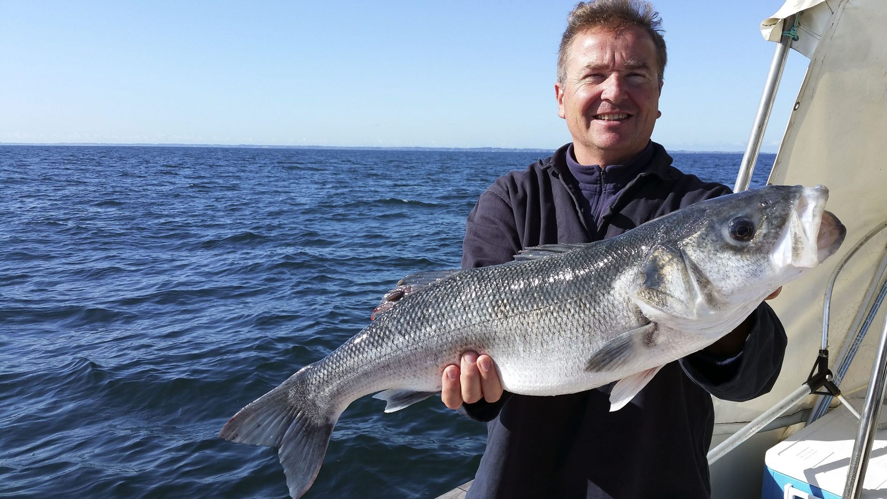 TOURSDILES guide de pêche en mer