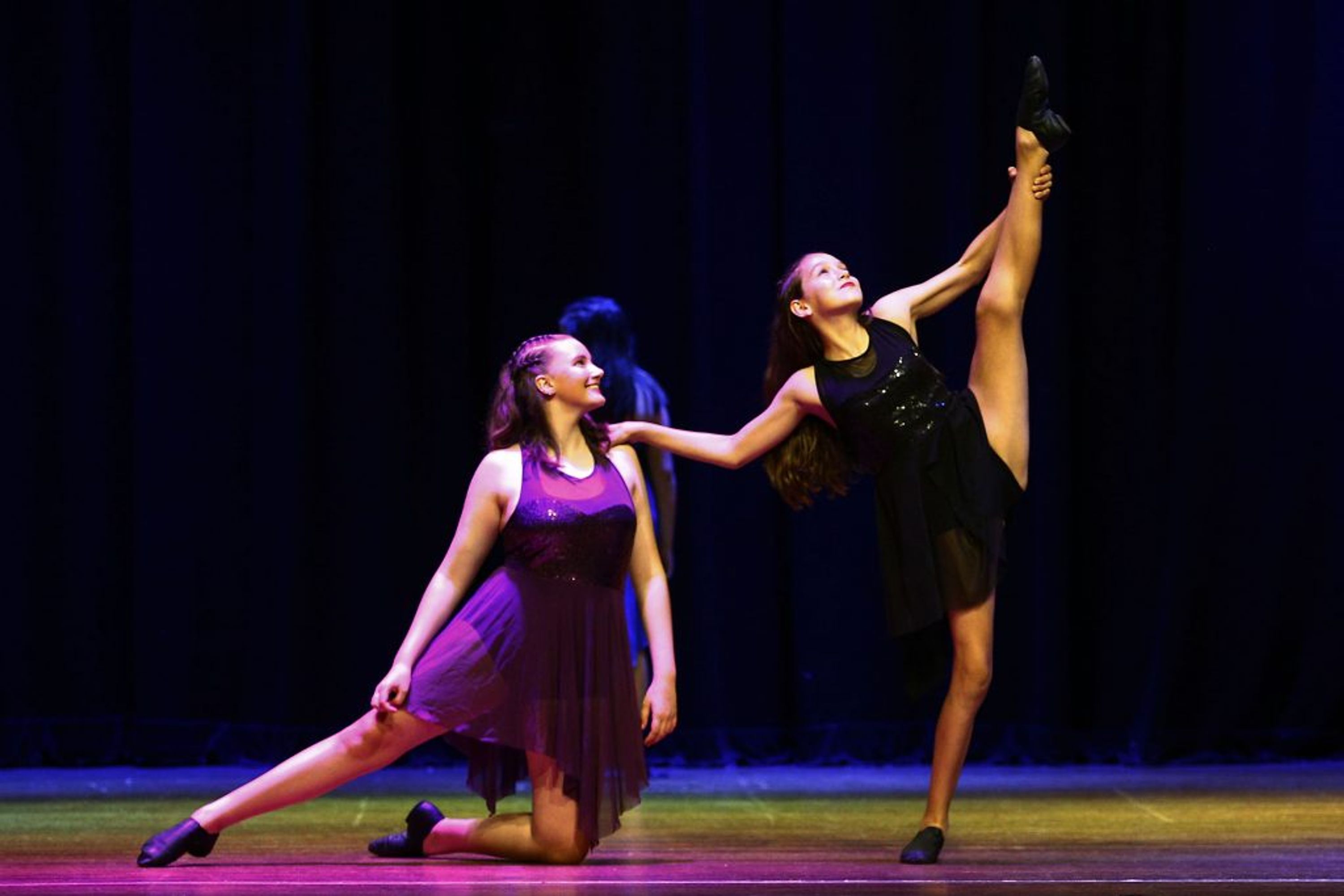 Dance & Acrobatic Classes for Kids, Teens & Adults in Sylvania