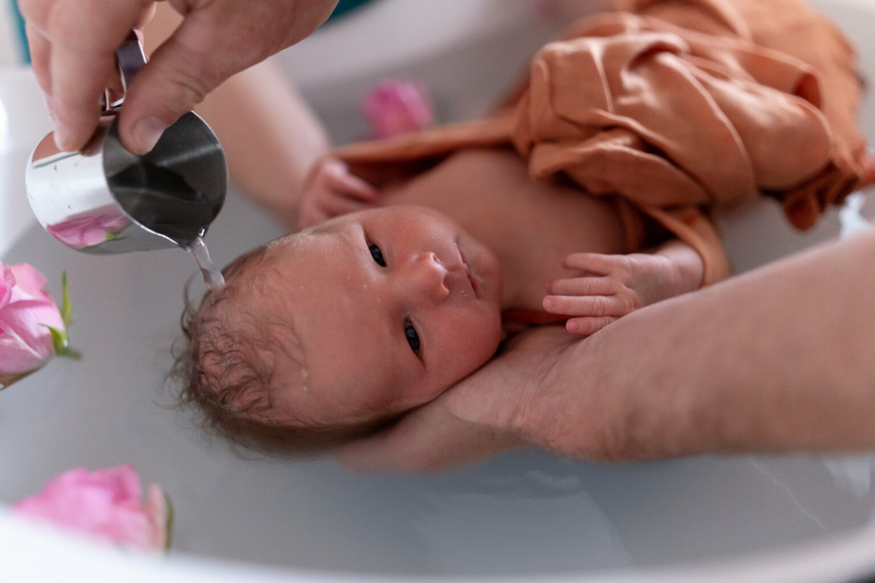 Claire Maillet | Réflexologie • Bain Enveloppé • Portage • Massage Bébé • Yoga Bébé • Massage Postnatal Et Prénatal