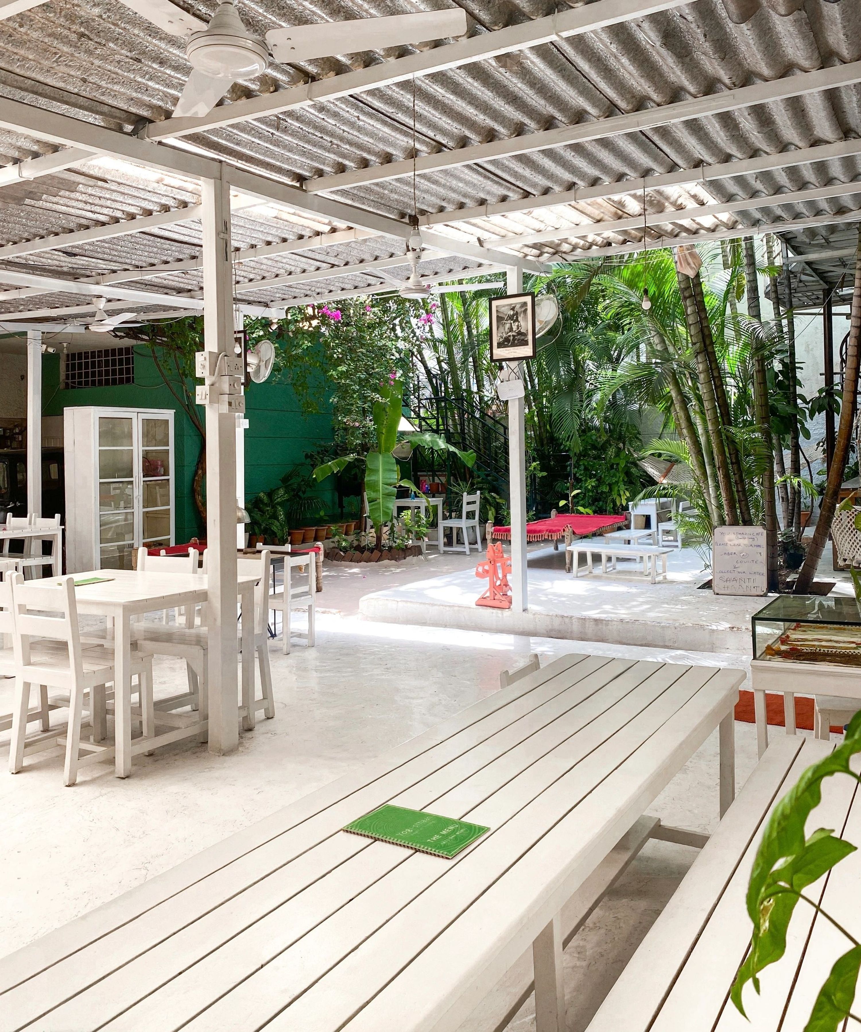 Yogisthaan.Yogastudio