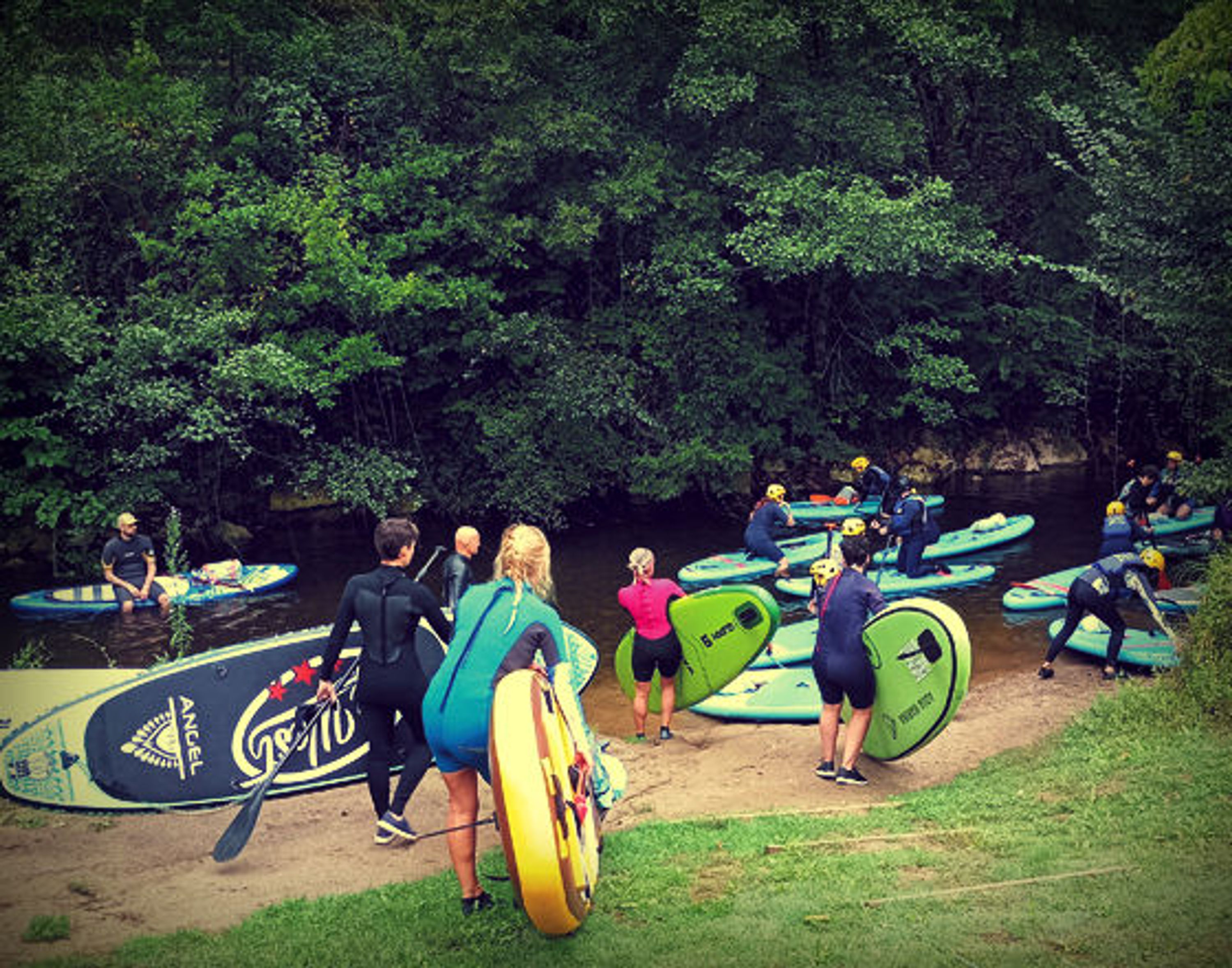 Carennac Aventure, location de Canoë, Kayak et Stand Up Paddle sur la Dordogne
