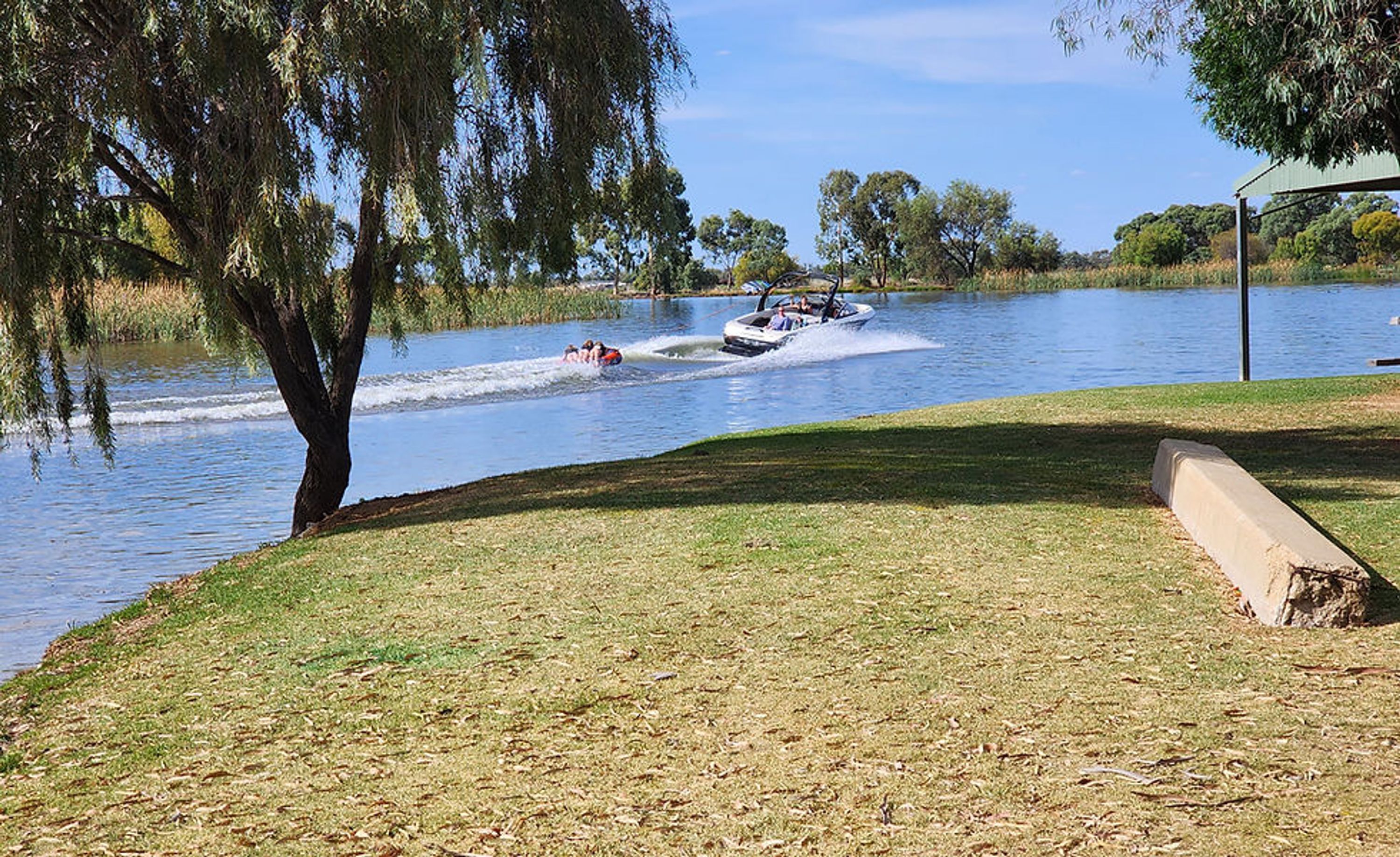 Moulamein Lakeside Caravan Park