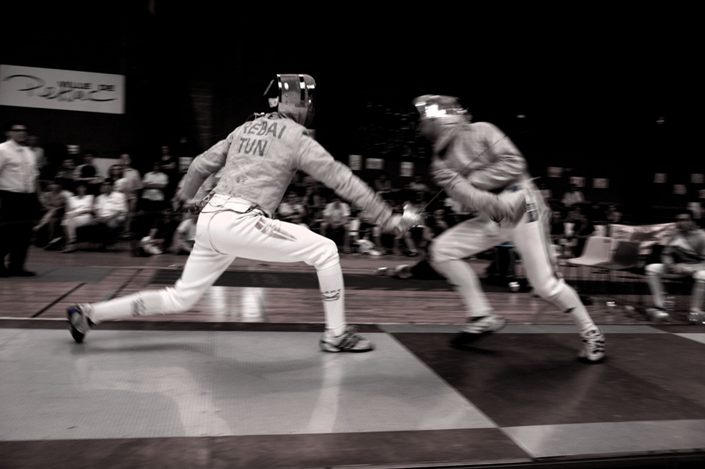 Academy Sabre Laser De Pessac