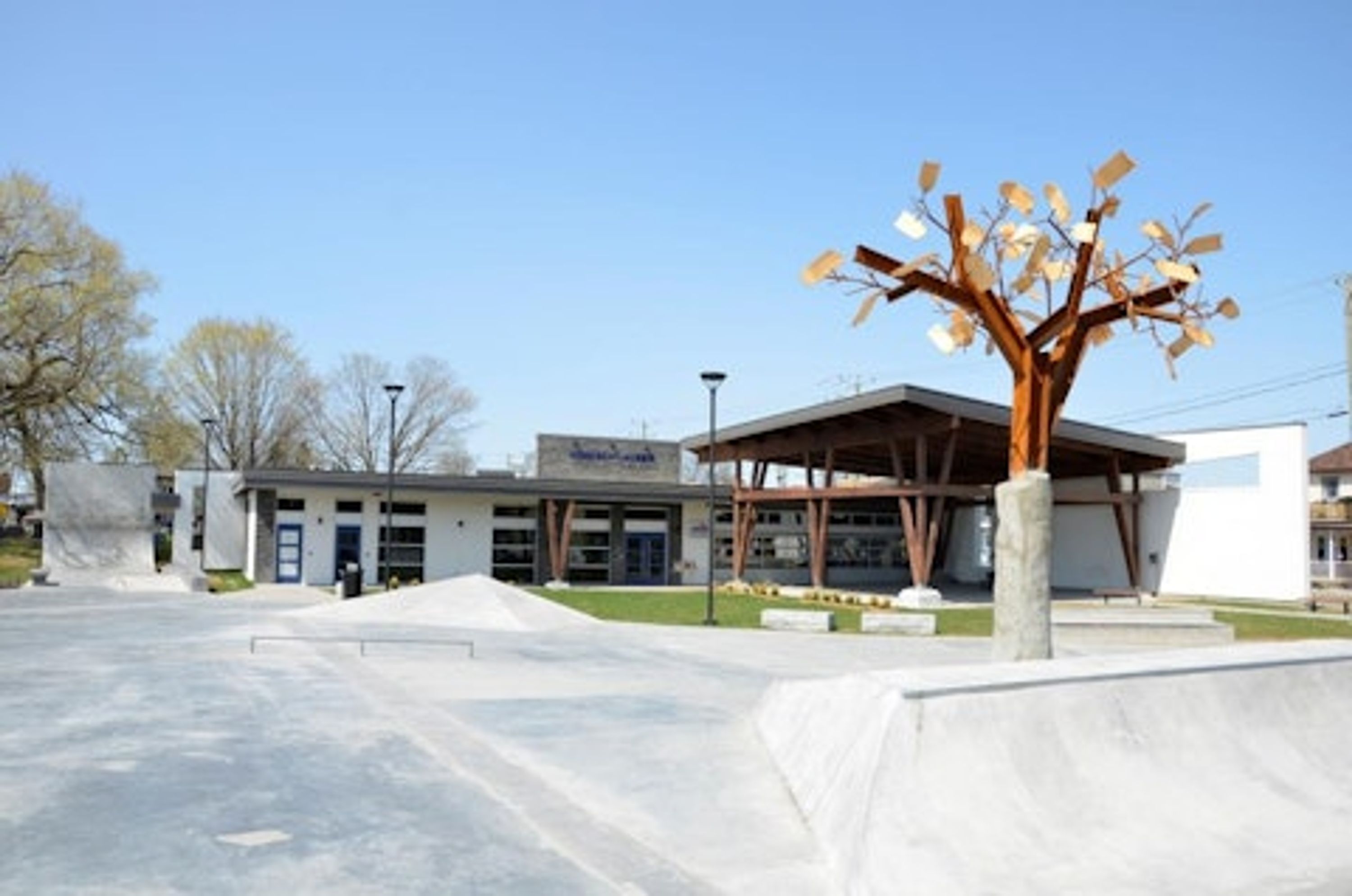 Salaberry-de-Valleyfield Skate Plaza