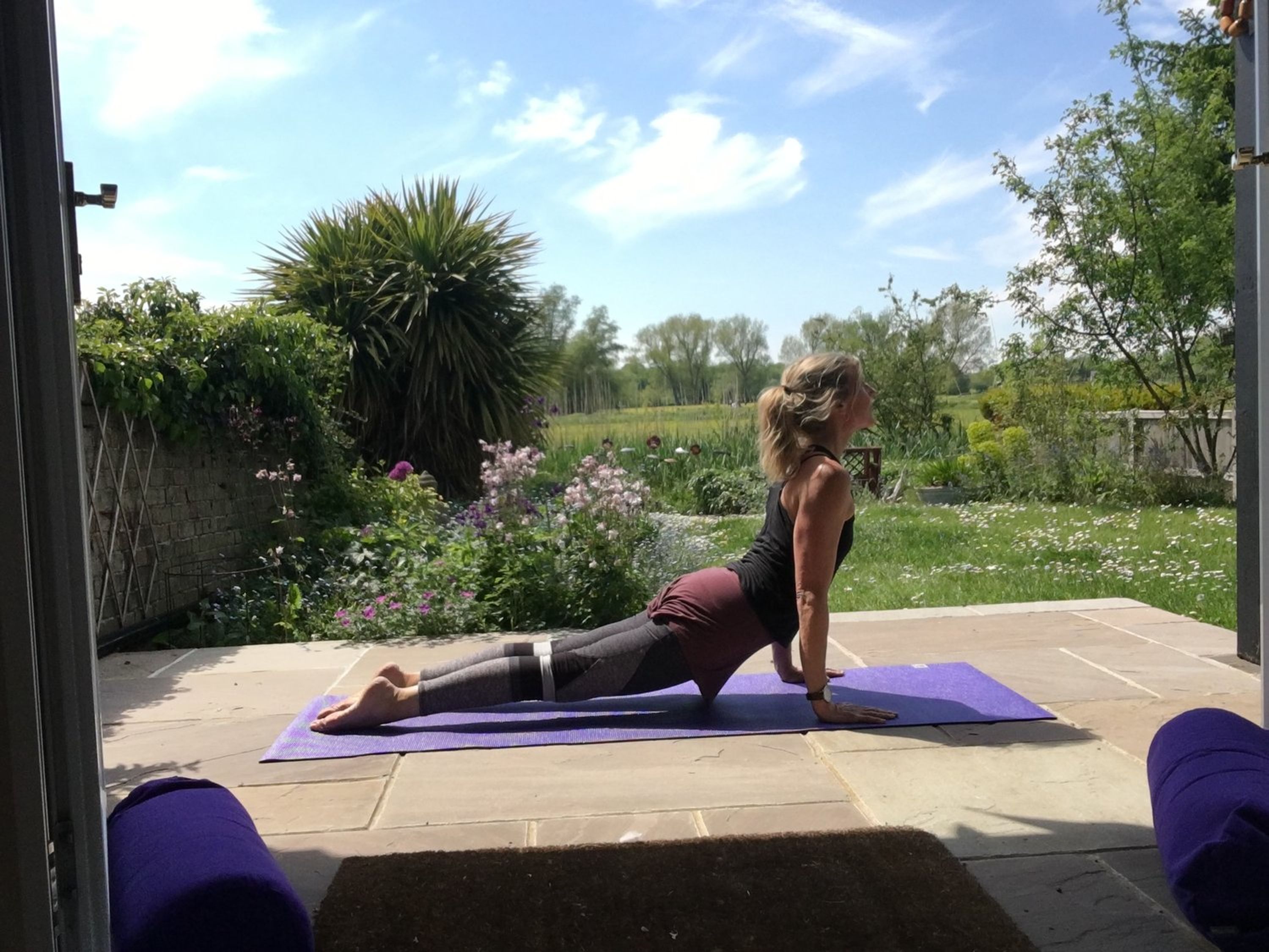 Karen Ann Yoga - Fascial therapist & Yoga instructor