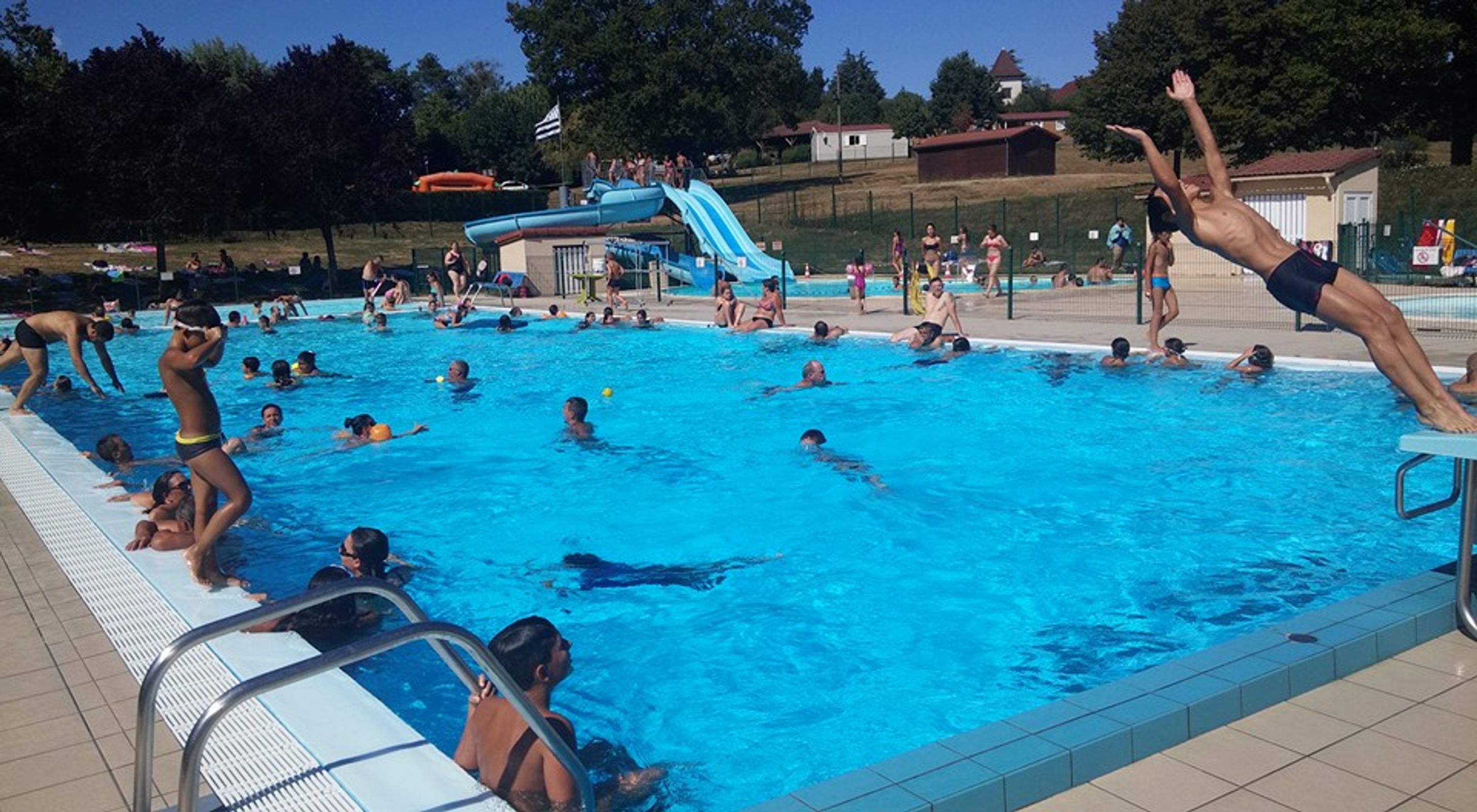 Piscine d'Arnac-Pompadour (Communauté de communes du Pays de Lubersac-Pompadour)