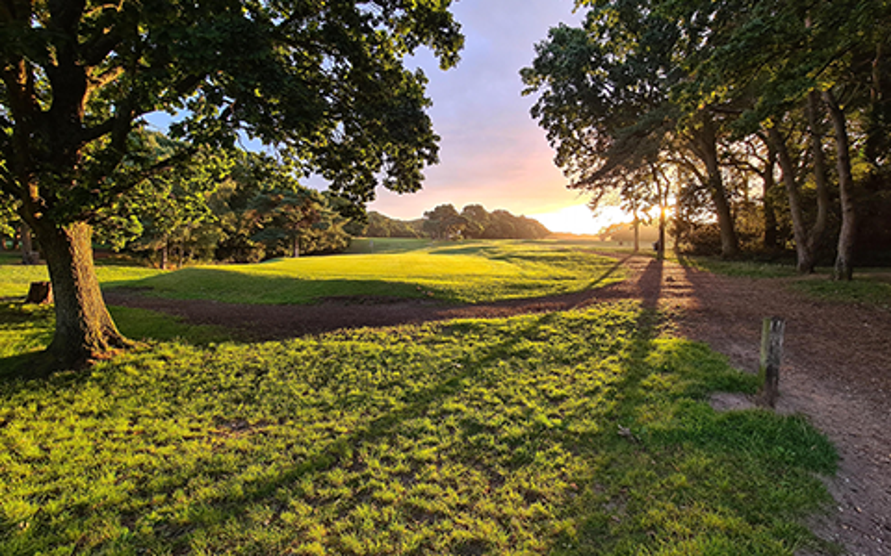 Book a tee-time at Queen's Park