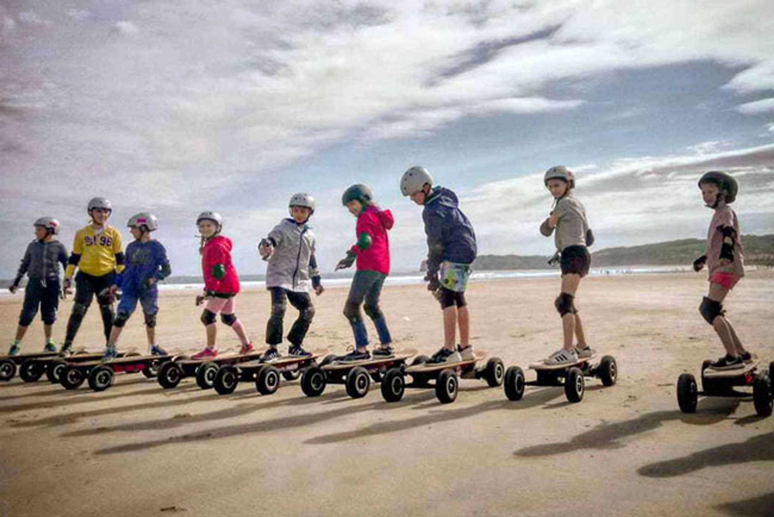iZi Rider - Skates & Trottinettes Électriques Tout Terrain - Balades Accompagnées