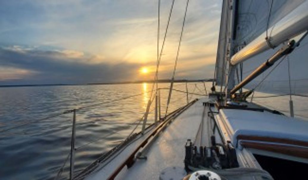 Sailing Escapade on the Lake of Two Mountains